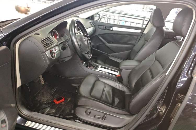 Used Volkswagen Passat 2014 1.8TSI DSG Prestige Navigation Edition Left Front Seat