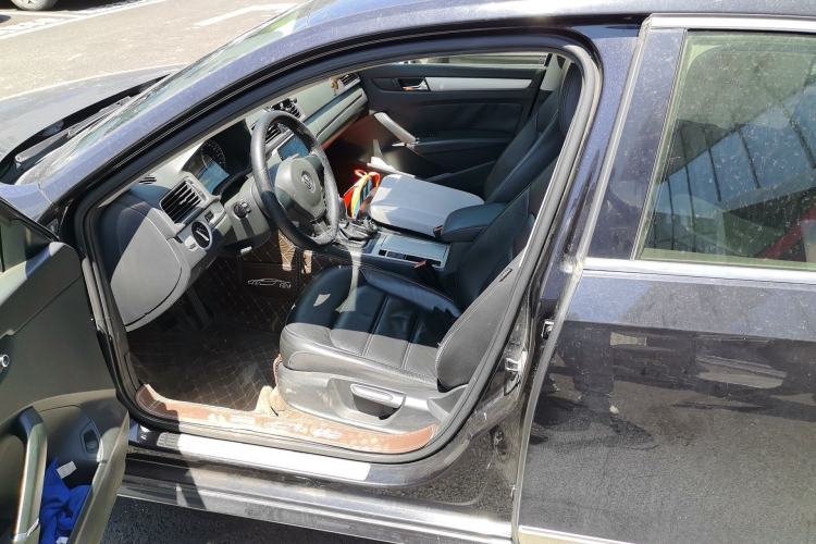 Used Volkswagen Passat 2014 1.8TSI DSG Prestige Edition Left Front Seat