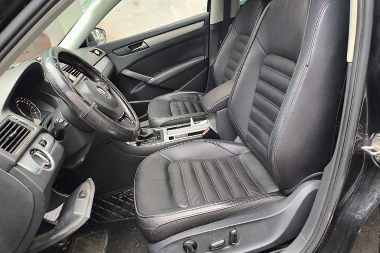 Used Volkswagen Passat 2014 1.8TSI DSG Prestige Edition Left Front Seat