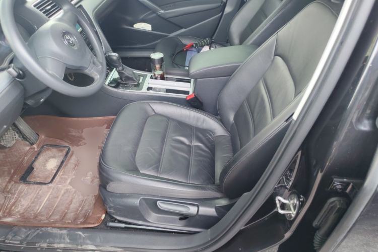 Used Volkswagen Passat 2014 1.8TSI DSG Luxury Edition Left Front Seat