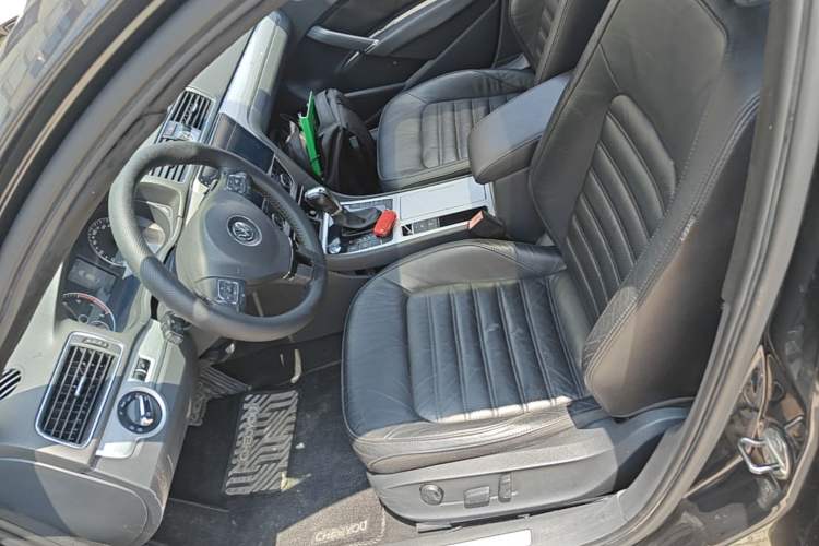 Used Volkswagen Passat 2014 2.0 TSI DSG Prestige Edition Left Front Seat