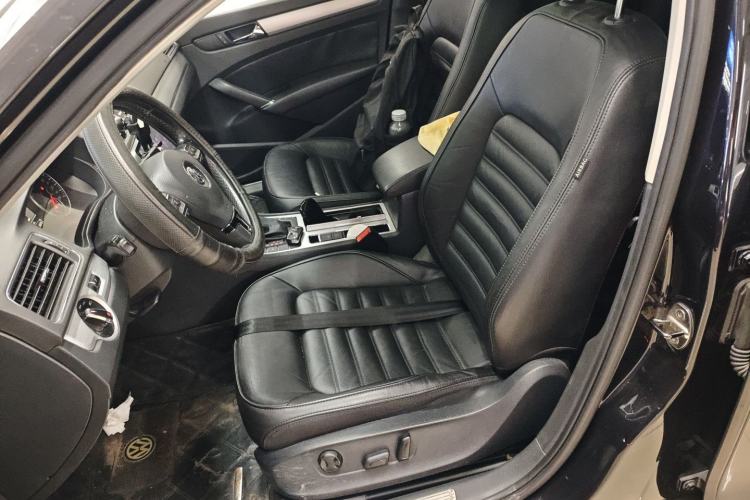 Used Volkswagen Passat 2014 2.0 TSI DSG Prestige Edition Left Front Seat
