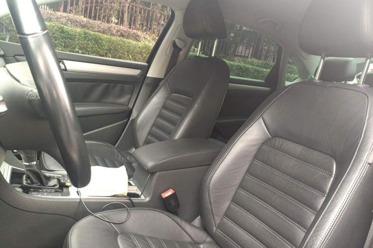 Used Volkswagen Passat 2014 1.8TSI DSG Prestige Navigation Edition Left Front Seat