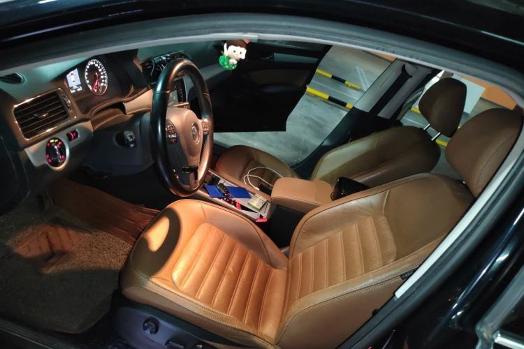 Used Volkswagen Passat 2014 2.0 TSI DSG Ultimate Edition Left Front Seat