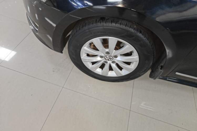 Used Volkswagen Passat 2014 1.8TSI DSG Prestige Edition Left Front Wheel Hub