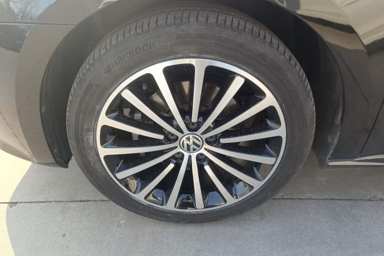 Used Volkswagen Passat 2014 1.8TSI DSG Prestige Edition Left Front Wheel Hub