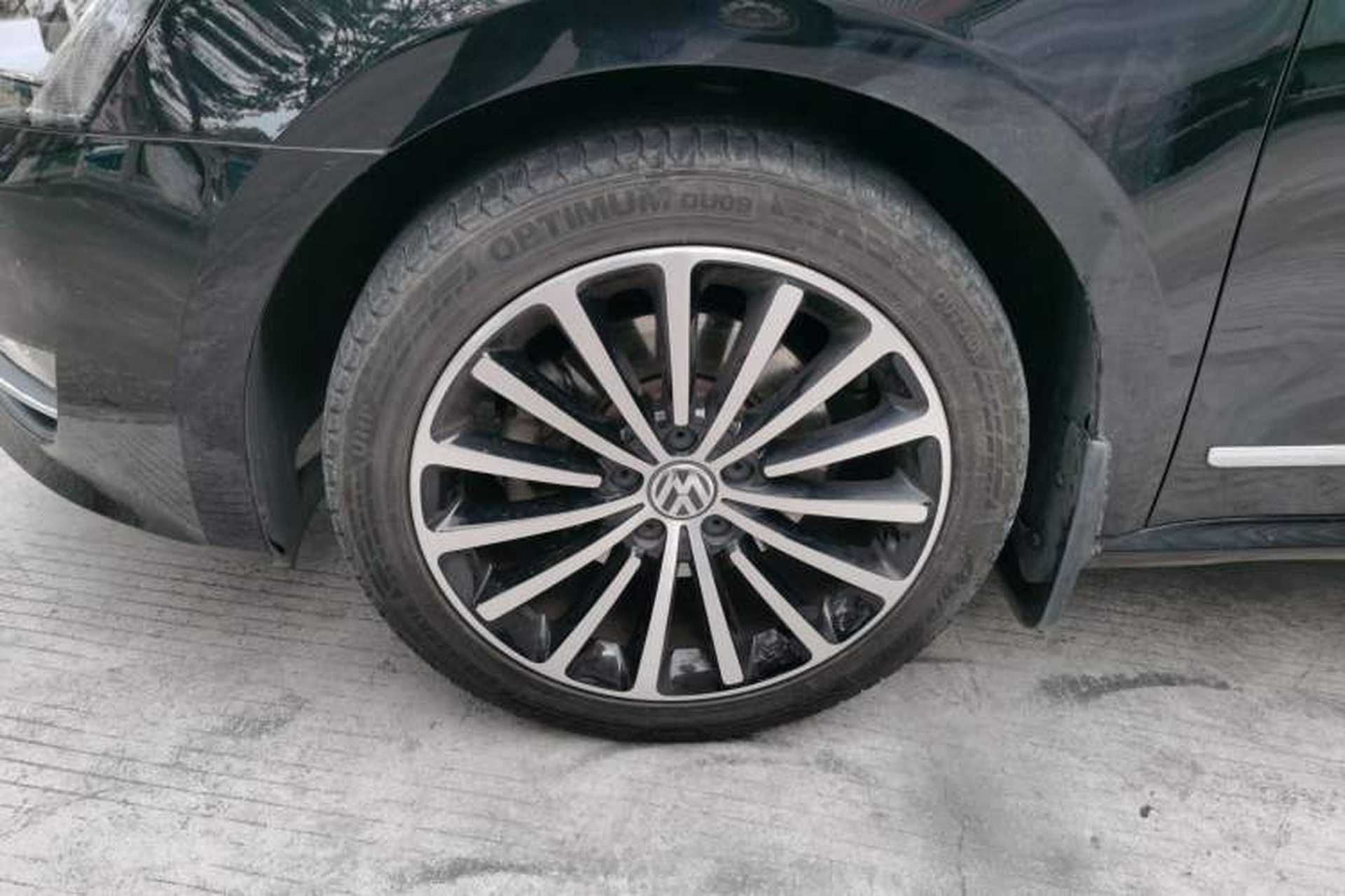 Used Volkswagen Passat 2014 1.8TSI DSG Prestige Navigation Edition Left Front Wheel Hub