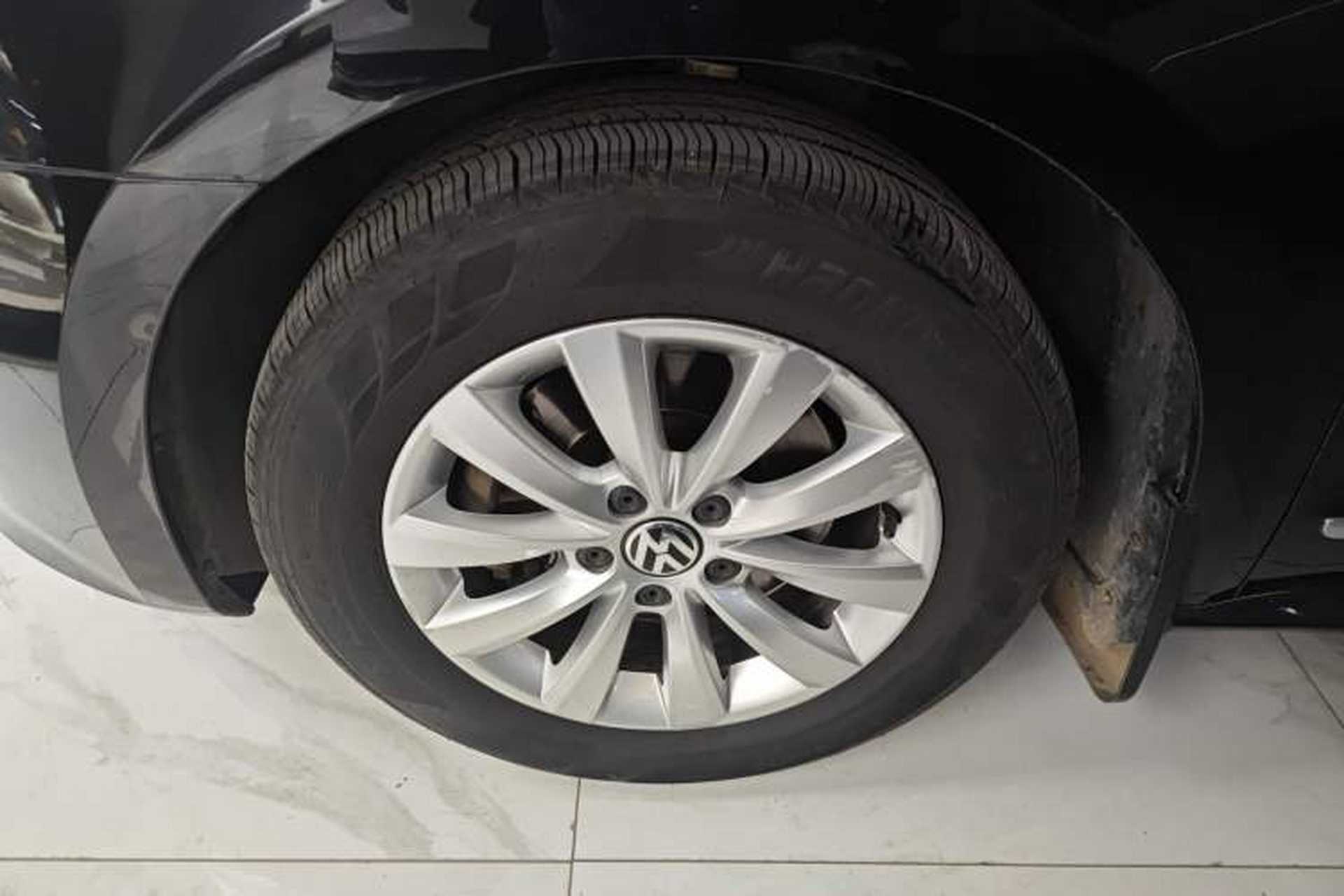 Used Volkswagen Passat 2014 1.8TSI DSG Prestige Edition Left Front Wheel Hub