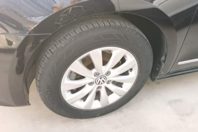 Used Volkswagen Passat 2014 1.8TSI DSG Prestige Edition Left Front Wheel Hub