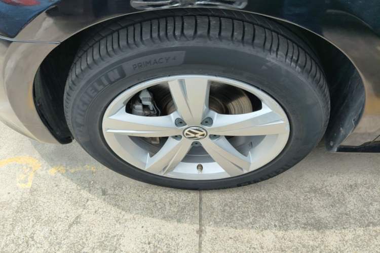 Used Volkswagen Passat 2014 1.8TSI DSG Prestige Edition Left Front Wheel Hub
