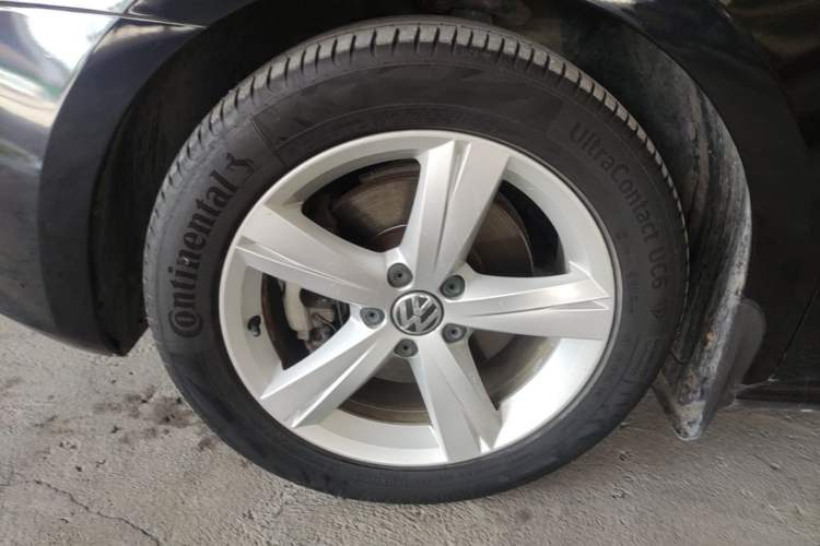 Used Volkswagen Passat 2014 2.0 TSI DSG Prestige Edition Left Front Wheel Hub