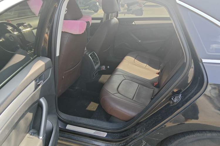 Used Volkswagen Passat 2014 1.8TSI DSG Prestige Navigation Edition Left Rear Seat