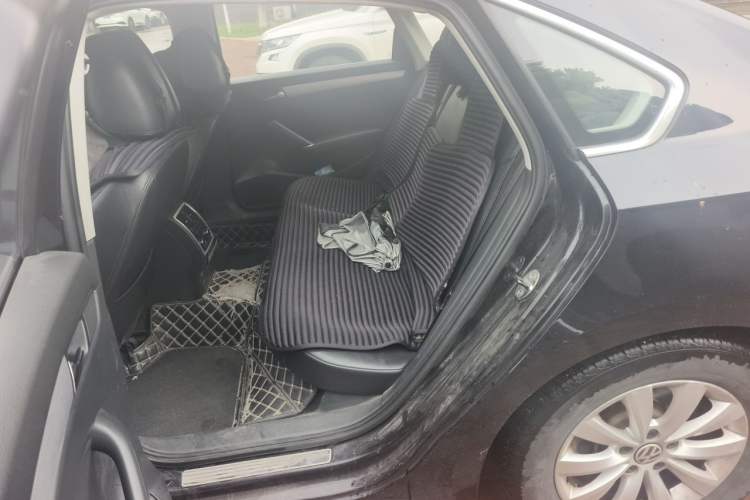 Used Volkswagen Passat 2014 1.8TSI DSG Prestige Edition Left Rear Seat