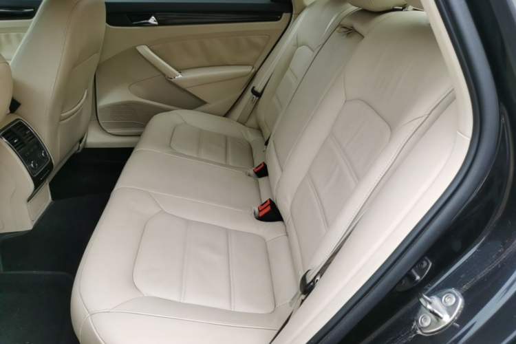 Used Volkswagen Passat 2014 1.8TSI DSG Prestige Edition Left Rear Seat