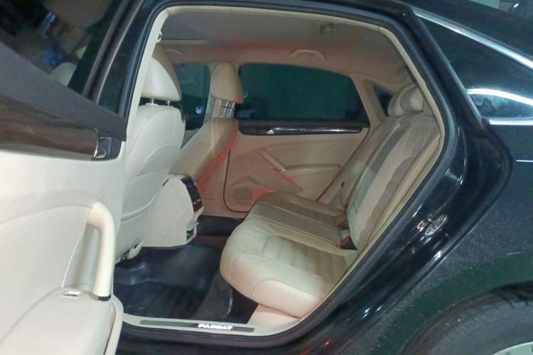 Used Volkswagen Passat 2014 1.8TSI DSG Prestige Edition Left Rear Seat