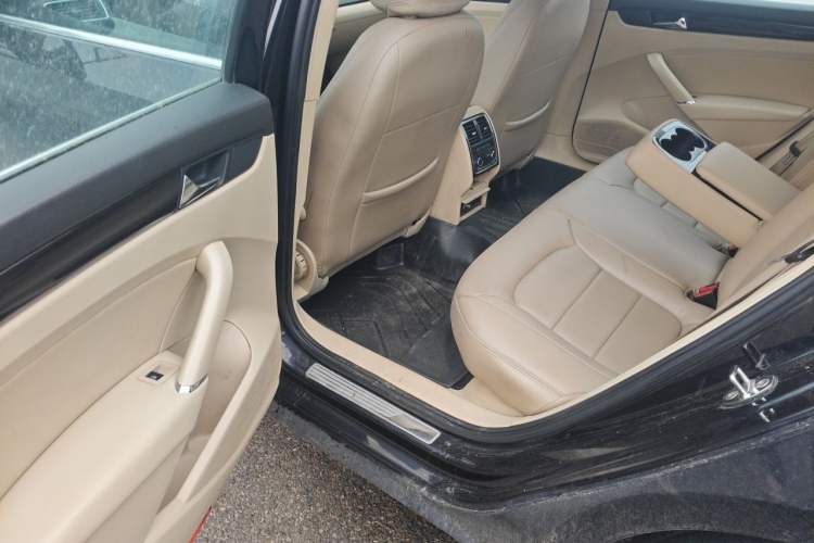 Used Volkswagen Passat 2014 1.8TSI DSG Prestige Edition Left Rear Seat