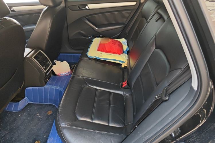 Used Volkswagen Passat 2014 1.8TSI DSG Prestige Navigation Edition Left Rear Seat