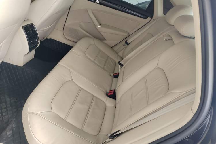 Used Volkswagen Passat 2014 1.8TSI DSG Prestige Navigation Edition Left Rear Seat
