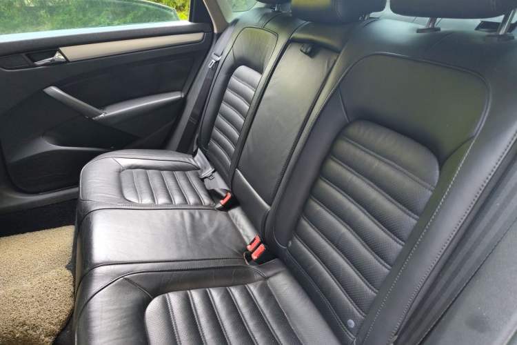 Used Volkswagen Passat 2014 1.8TSI DSG Prestige Edition Left Rear Seat