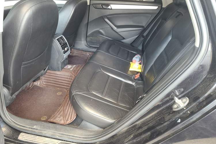 Used Volkswagen Passat 2014 1.8TSI DSG Prestige Edition Left Rear Seat
