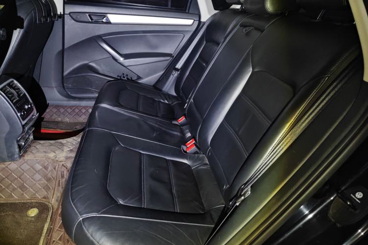 Used Volkswagen Passat 2014 1.8TSI DSG Prestige Edition Left Rear Seat