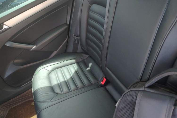 Used Volkswagen Passat 2014 1.8TSI DSG Prestige Edition Left Rear Seat