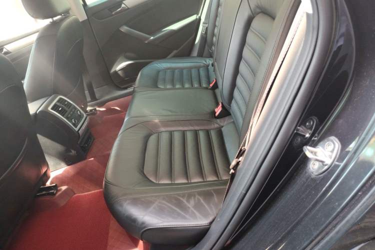 Used Volkswagen Passat 2014 1.8TSI DSG Ultimate Edition Left Rear Seat