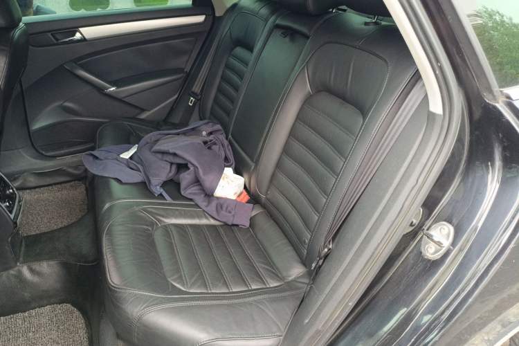 Used Volkswagen Passat 2014 2.0 TSI DSG Prestige Navigation Edition Left Rear Seat