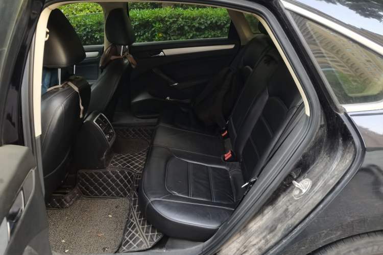 Used Volkswagen Passat 2014 1.8TSI DSG Prestige Navigation Edition Left Rear Seat