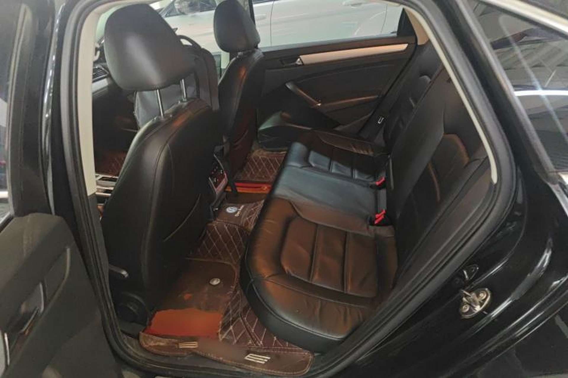 Used Volkswagen Passat 2014 1.8TSI DSG Prestige Edition Left Rear Seat