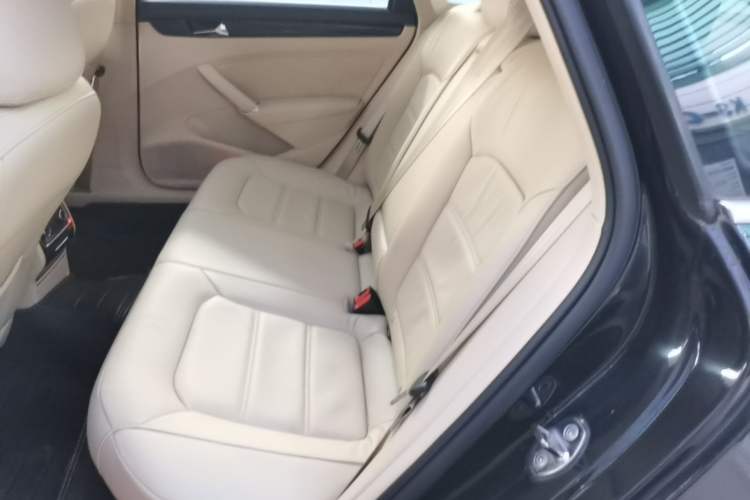 Used Volkswagen Passat 2014 1.8TSI DSG Prestige Edition Left Rear Seat