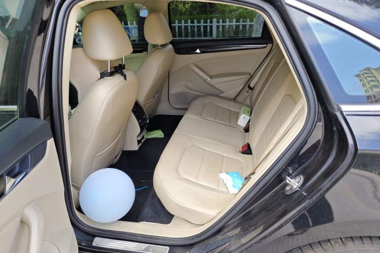 Used Volkswagen Passat 2014 1.8TSI DSG Prestige Edition Left Rear Seat