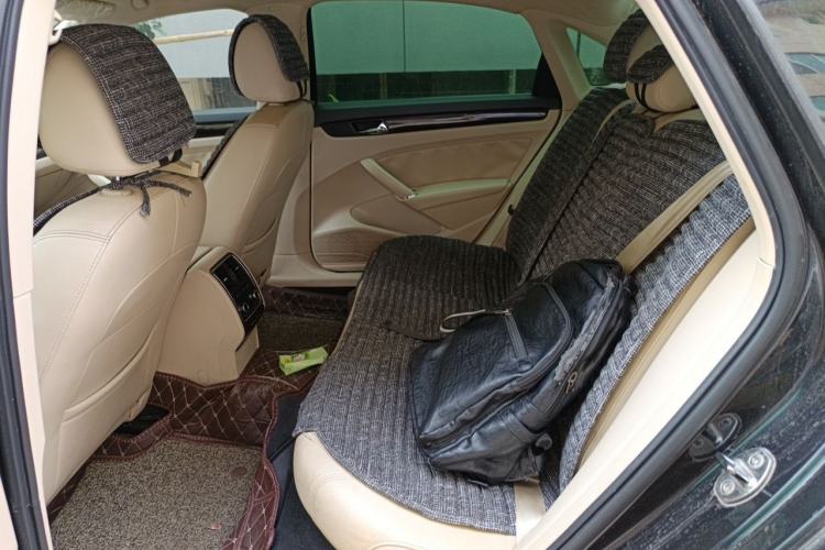Used Volkswagen Passat 2014 1.8TSI DSG Prestige Navigation Edition Left Rear Seat