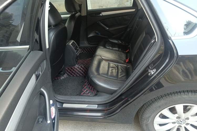 Used Volkswagen Passat 2014 1.8TSI DSG Prestige Edition Left Rear Seat