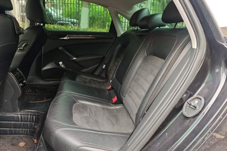 Used Volkswagen Passat 2014 1.8TSI DSG Prestige Navigation Edition Left Rear Seat