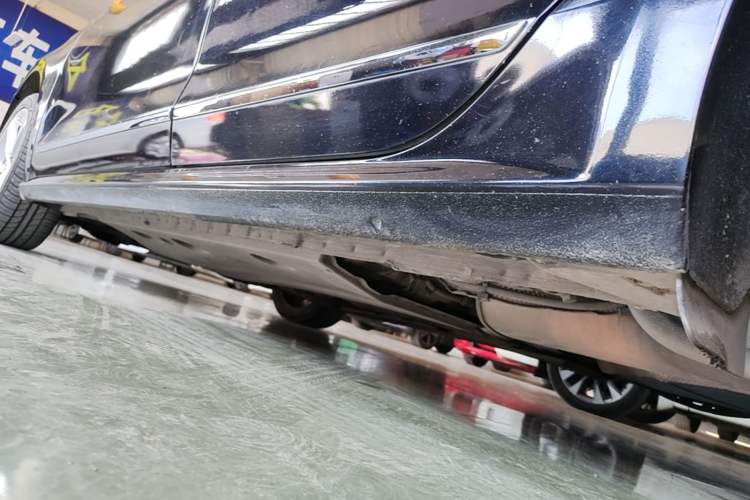 Used Volkswagen Passat 2014 2.0 TSI DSG Prestige Edition Left Side Sill