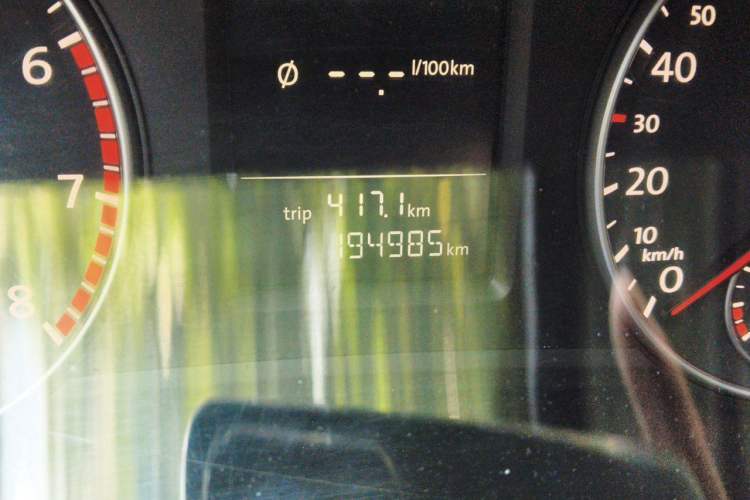 Used Volkswagen Passat 2014 1.8TSI DSG Prestige Edition Odometer Close Up