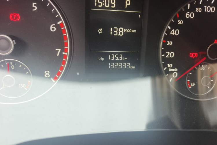 Used Volkswagen Passat 2014 1.8TSI DSG Prestige Edition Odometer Close Up