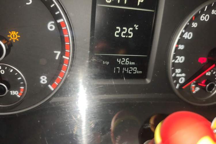 Used Volkswagen Passat 2014 1.8TSI DSG Prestige Edition Odometer Close Up