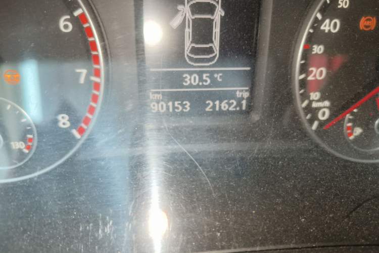 Used Volkswagen Passat 2014 1.8TSI DSG Prestige Edition Odometer Close Up