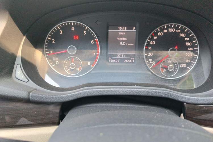 Used Volkswagen Passat 2014 2.0 TSI DSG Prestige Edition Odometer Close Up