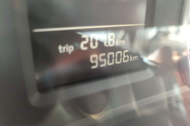Used Volkswagen Passat 2014 1.8TSI DSG Prestige Edition Odometer Close Up