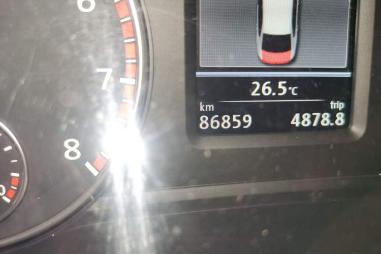 Used Volkswagen Passat 2014 1.8TSI DSG Prestige Edition Odometer Close Up