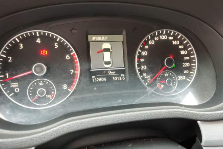 Used Volkswagen Passat 2014 2.0 TSI DSG Ultimate Edition Odometer Close Up