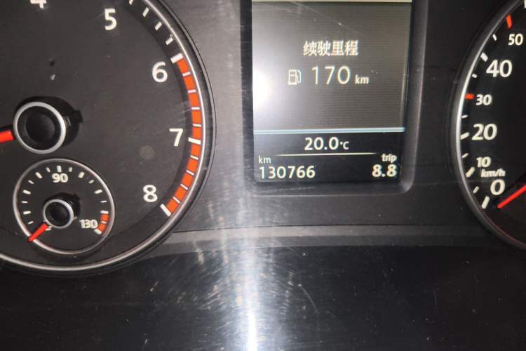 Used Volkswagen Passat 2014 2.0 TSI DSG Ultimate Edition Odometer Close Up