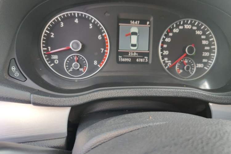 Used Volkswagen Passat 2014 1.8TSI DSG Prestige Edition Odometer Close Up