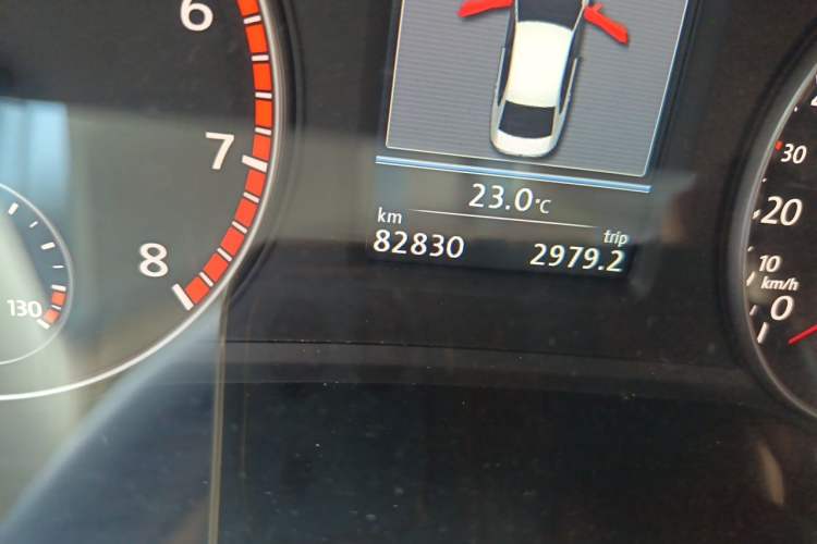 Used Volkswagen Passat 2014 1.8TSI DSG Prestige Edition Odometer Close Up
