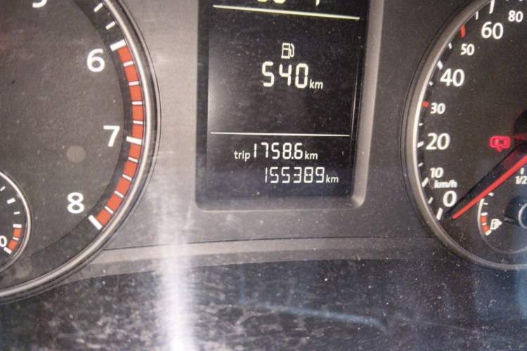 Used Volkswagen Passat 2014 1.8TSI DSG Prestige Edition Odometer Close Up