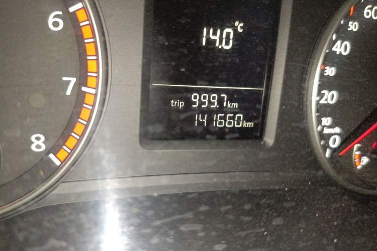 Used Volkswagen Passat 2014 1.8TSI DSG Prestige Edition Odometer Close Up