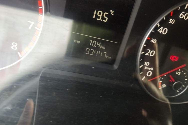 Used Volkswagen Passat 2014 1.8TSI DSG Prestige Edition Odometer Close Up